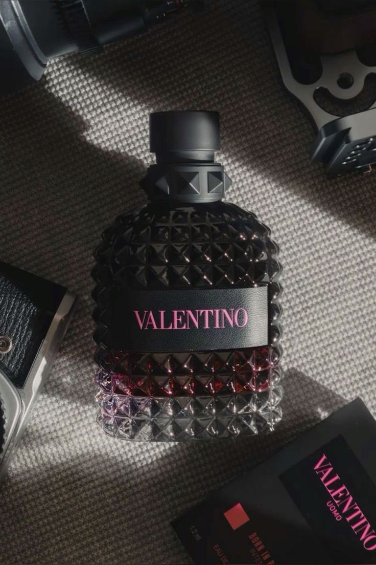 VALENTINO UOMO BORN IN ROMA – Eau de Toilette